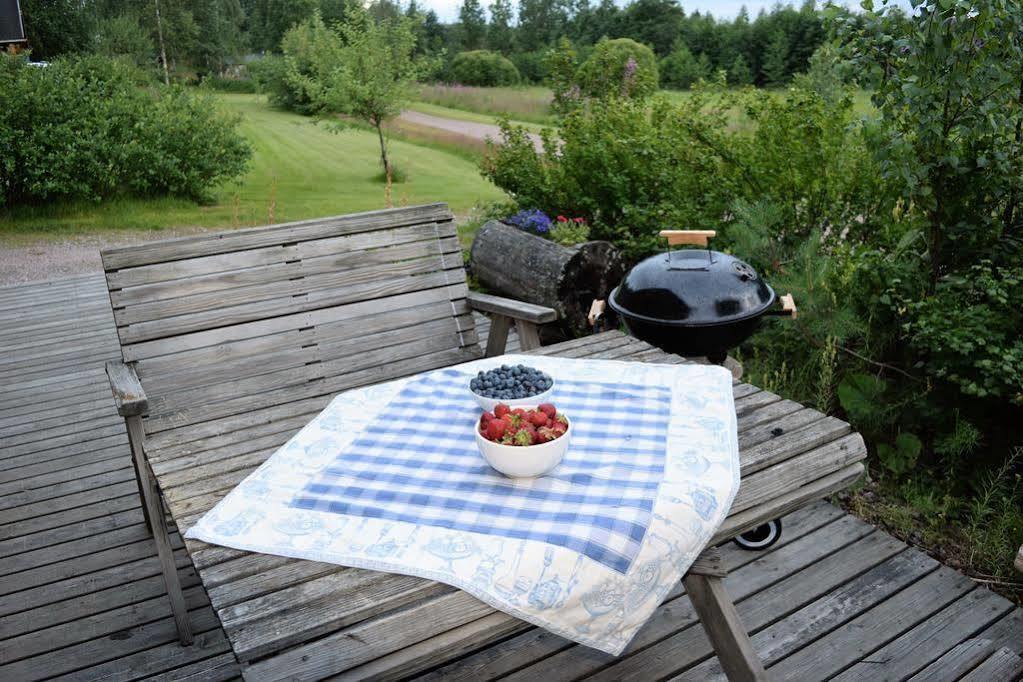 Hotel Hanhi Lapinjärvi エクステリア 写真