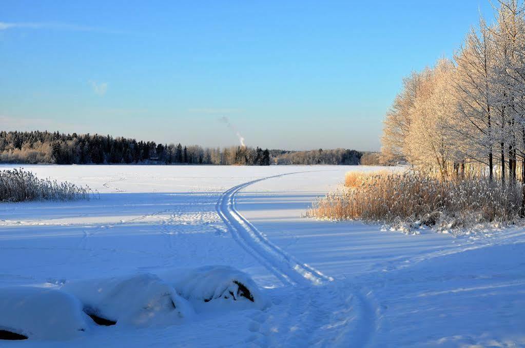 Hotel Hanhi Lapinjärvi エクステリア 写真